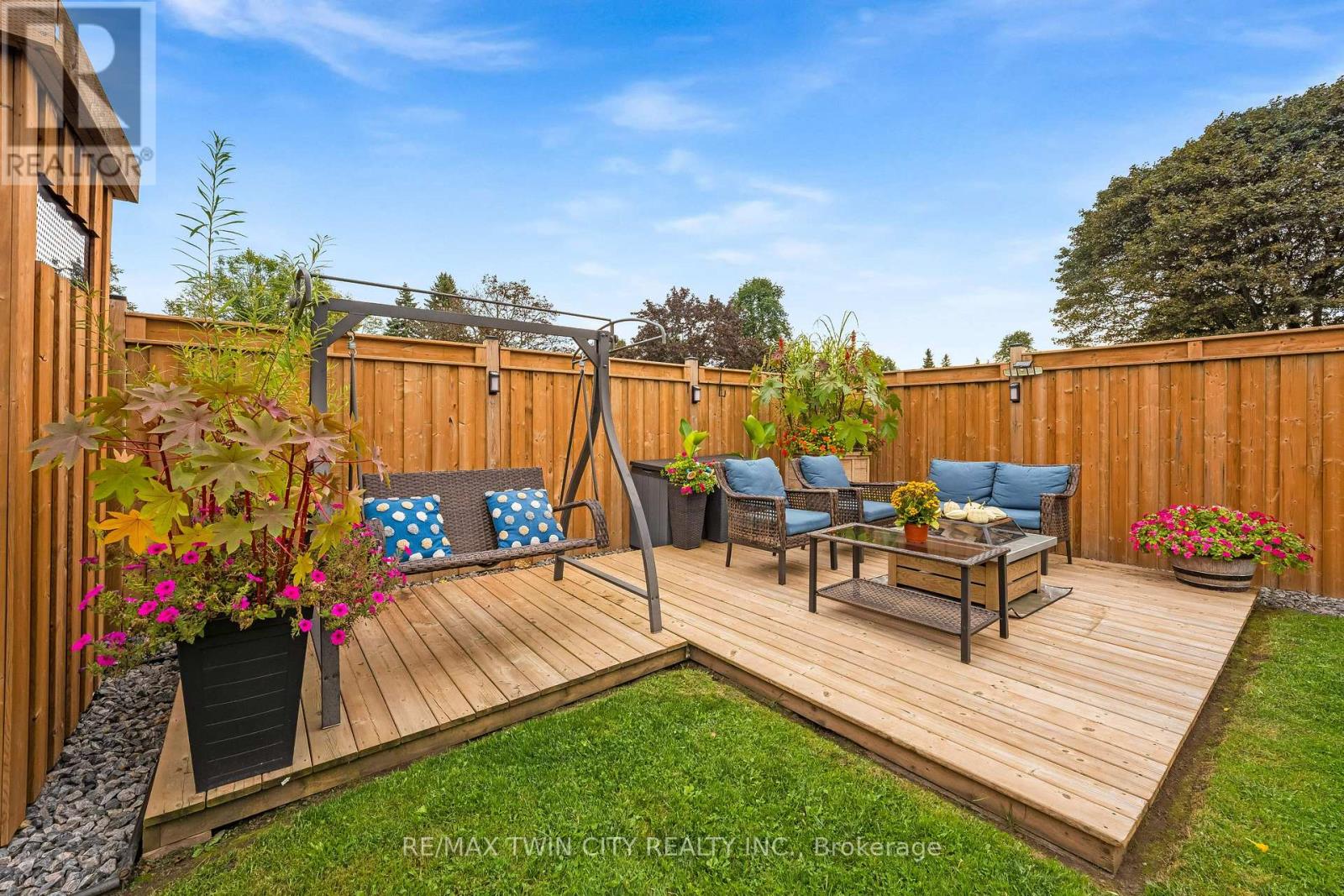 49 CARNABY CRESCENT - 35