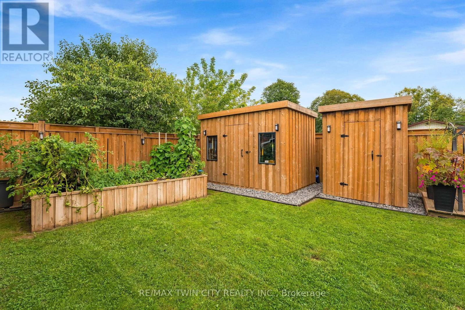 49 CARNABY CRESCENT - 37