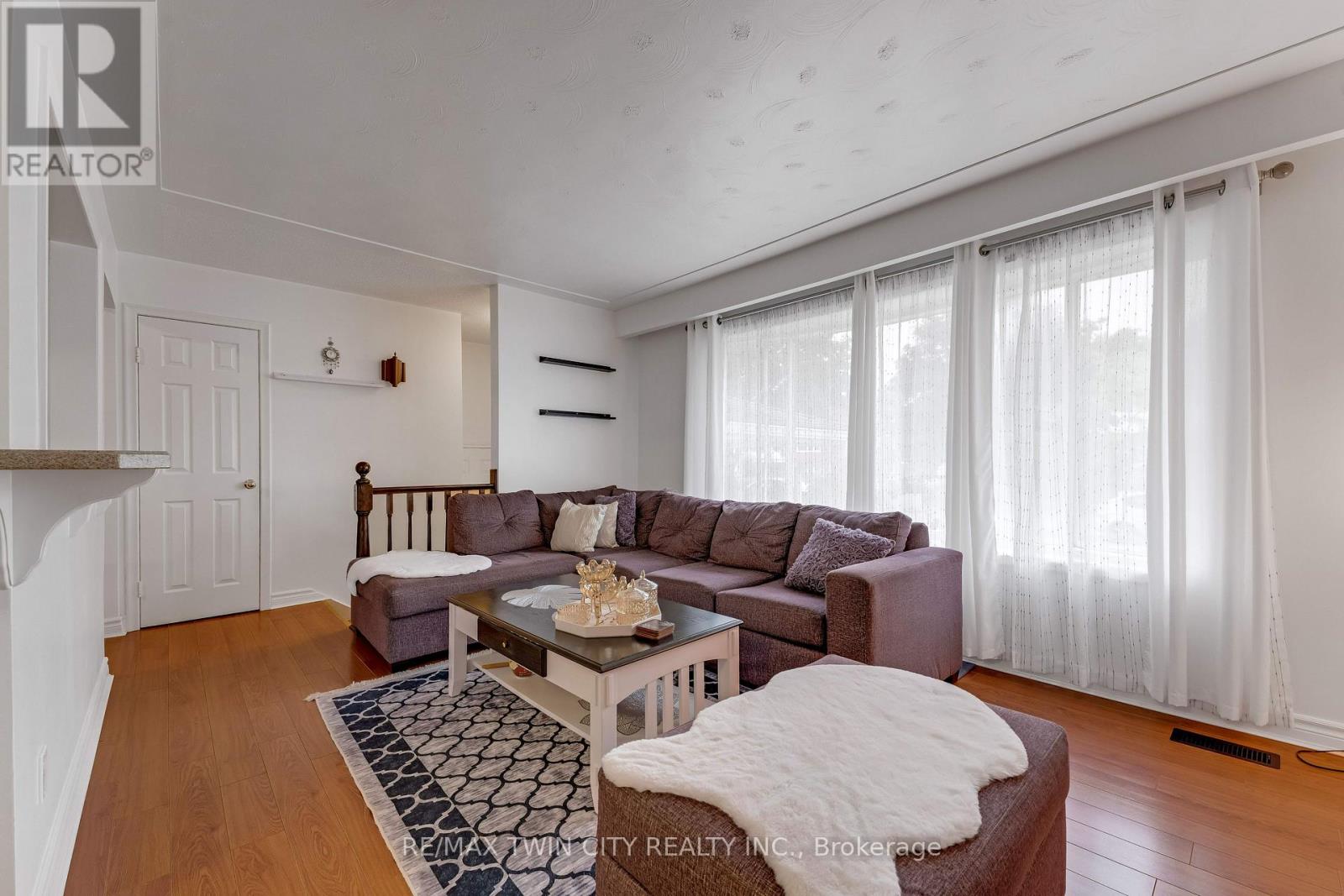 49 CARNABY CRESCENT, Kitchener — photo 8