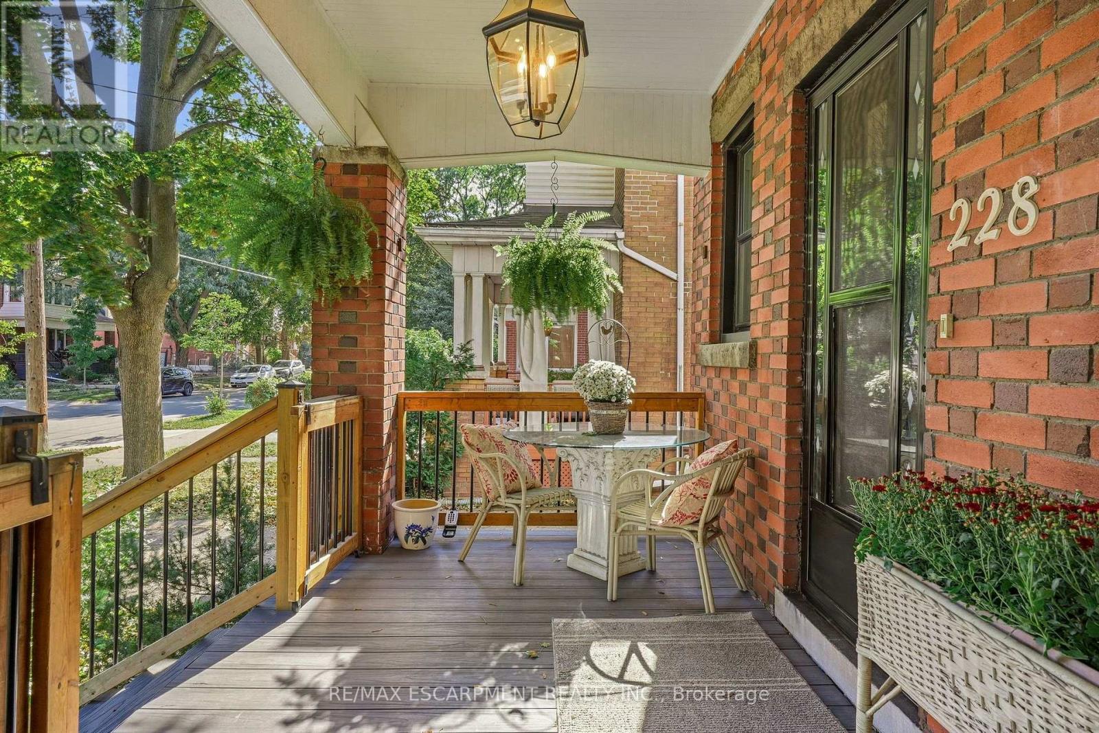 228 SHERMAN AVENUE S, Hamilton (St. Clair) — photo 5