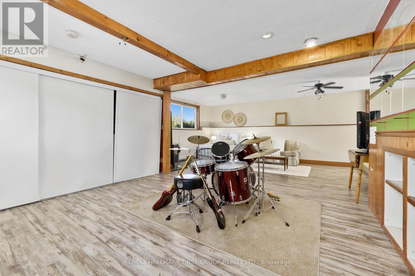 141 CEDAR LANE - Image 31