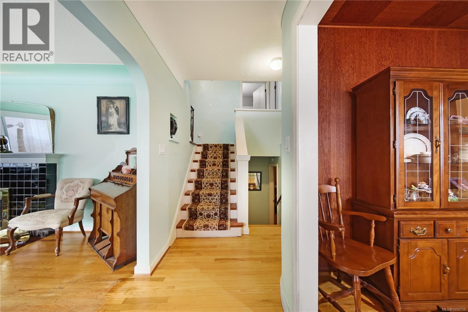 2955 6th Ave - 16