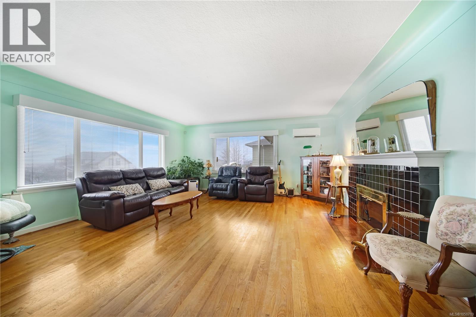 2955 6th Ave - 9
