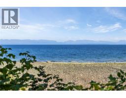Den - 2310 Seabank Rd, Courtenay, BC V9J1Y2 Photo 8