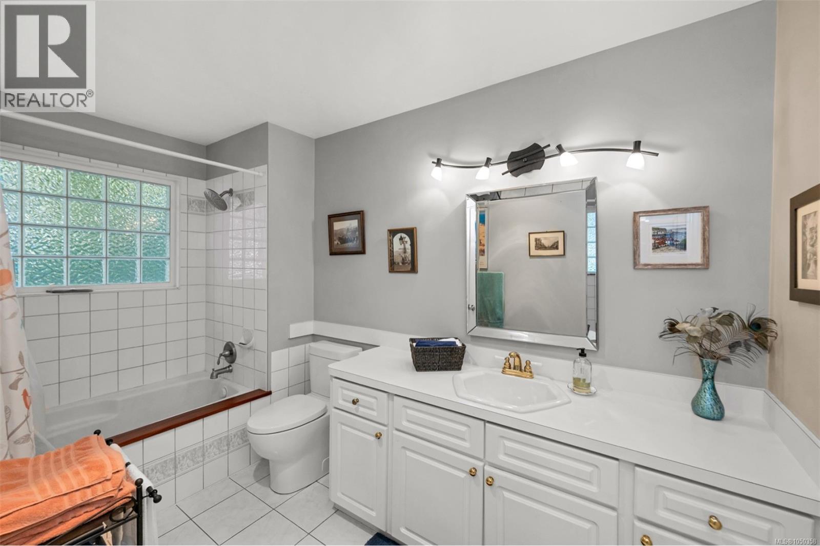 6693 Genoa Bay Rd - 36