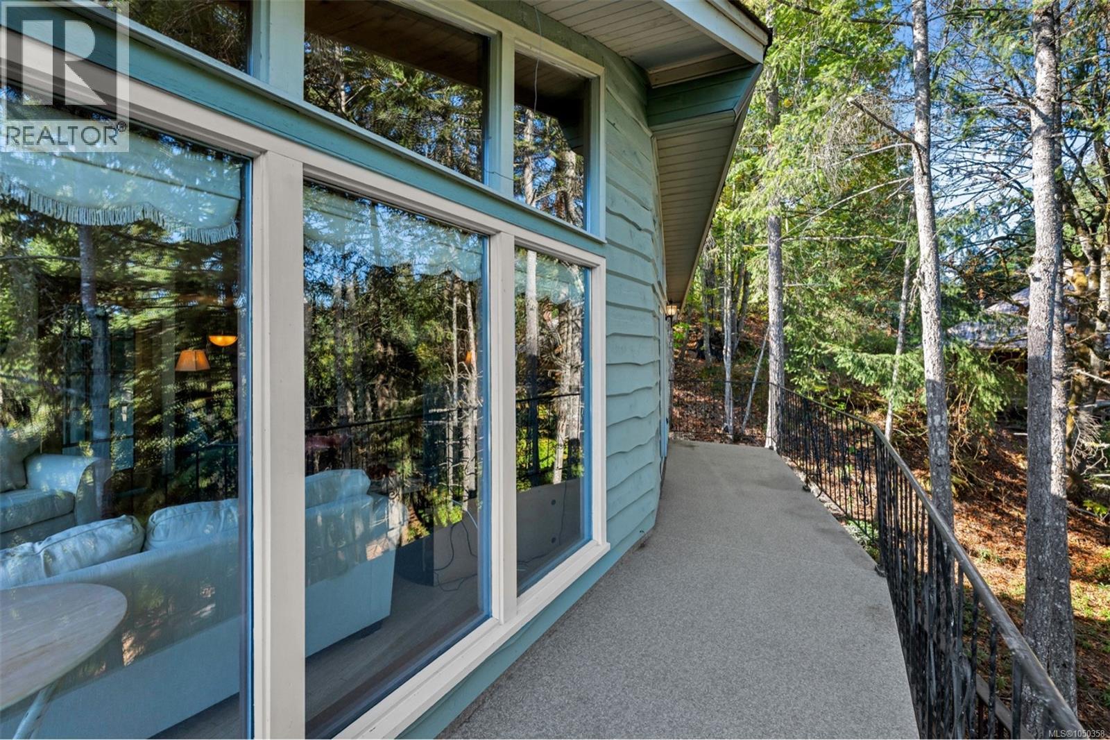 6693 Genoa Bay Rd - Image 96