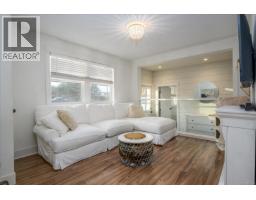 7128 Benwaldun Rd, Lantzville, BC V0R2H0 Photo 18