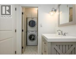 7128 Benwaldun Rd, Lantzville, BC V0R2H0 Photo 25