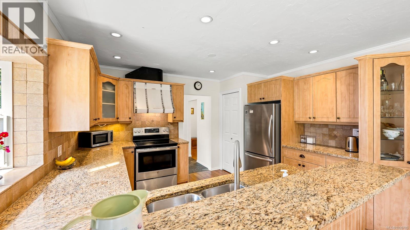 7410 Yake Rd - 10