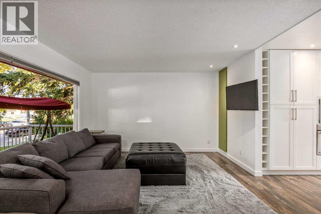 4711 26 Avenue SW - 5