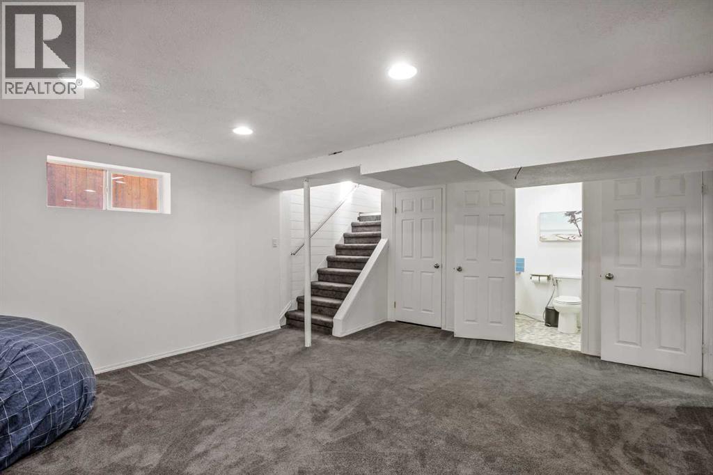 4711 26 Avenue SW - 28
