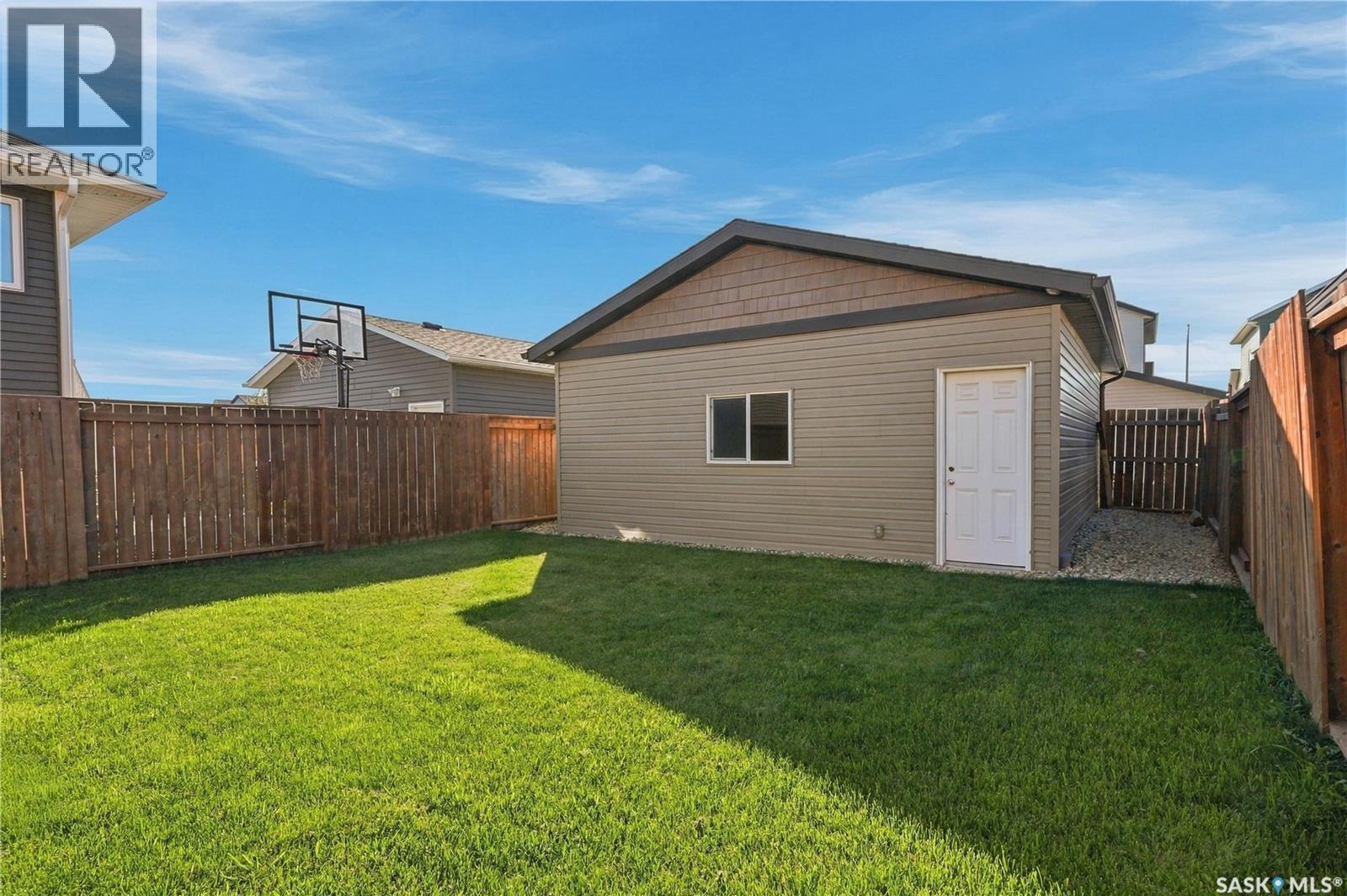 454 Geary CRESCENT - Image 48