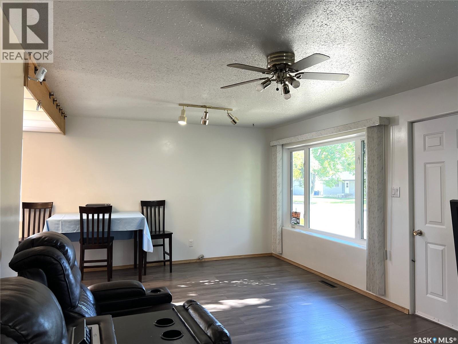 515 3rd AVENUE W, Meadow Lake — photo 3