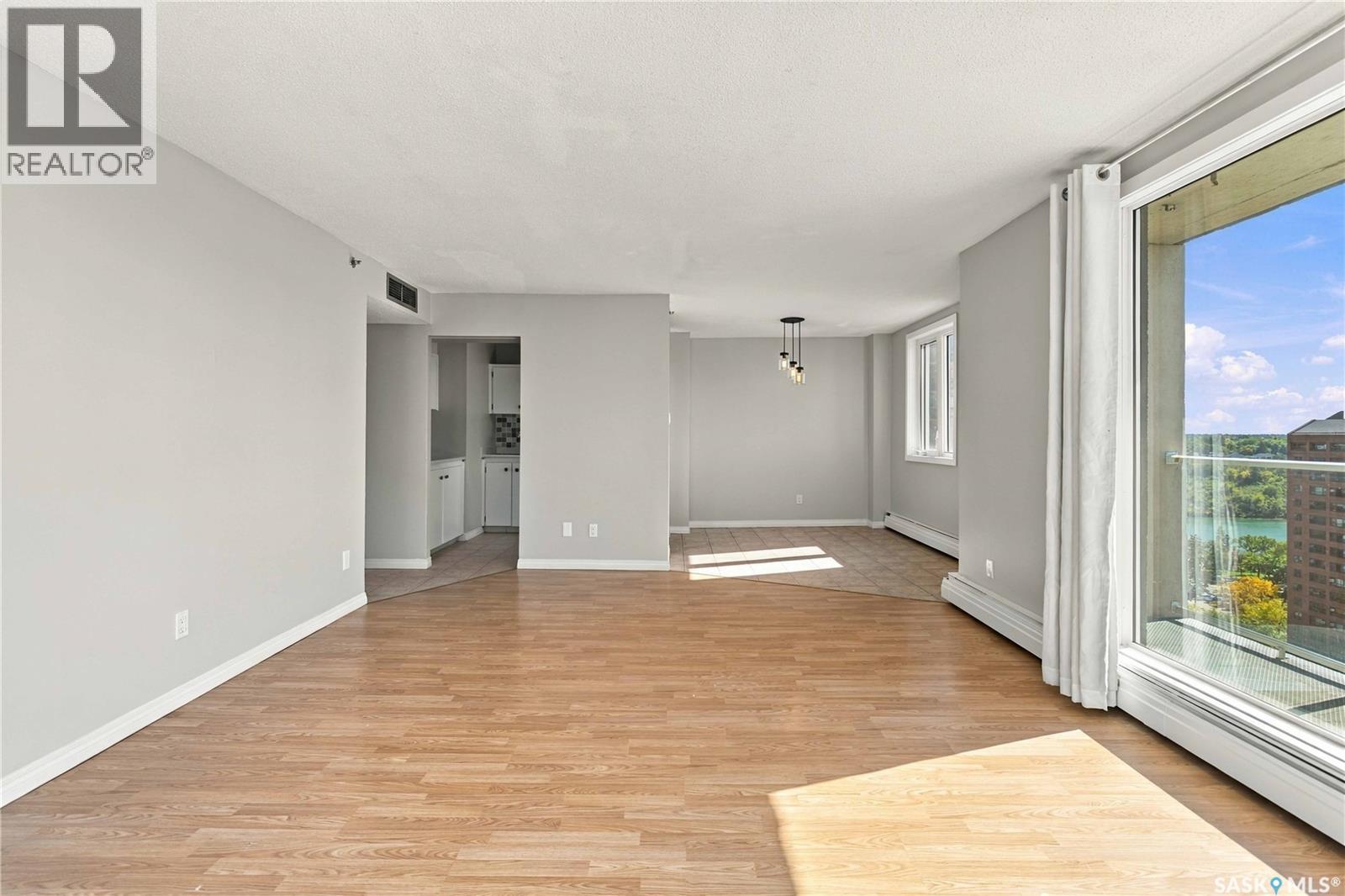 #1907 320 5th AVENUE N - 10
