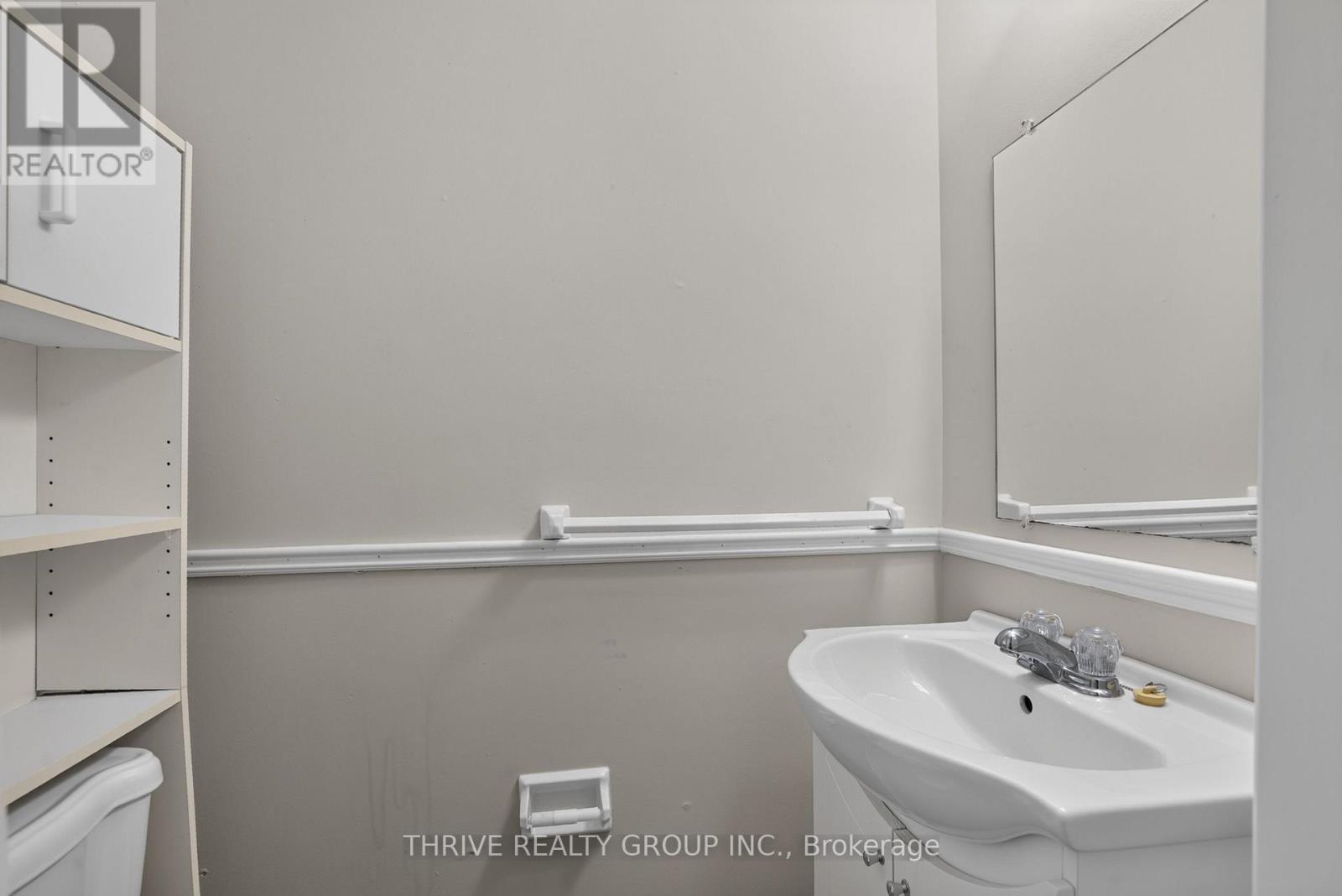 36 - 40 SUMMIT AVENUE, London North (North N) — photo 10