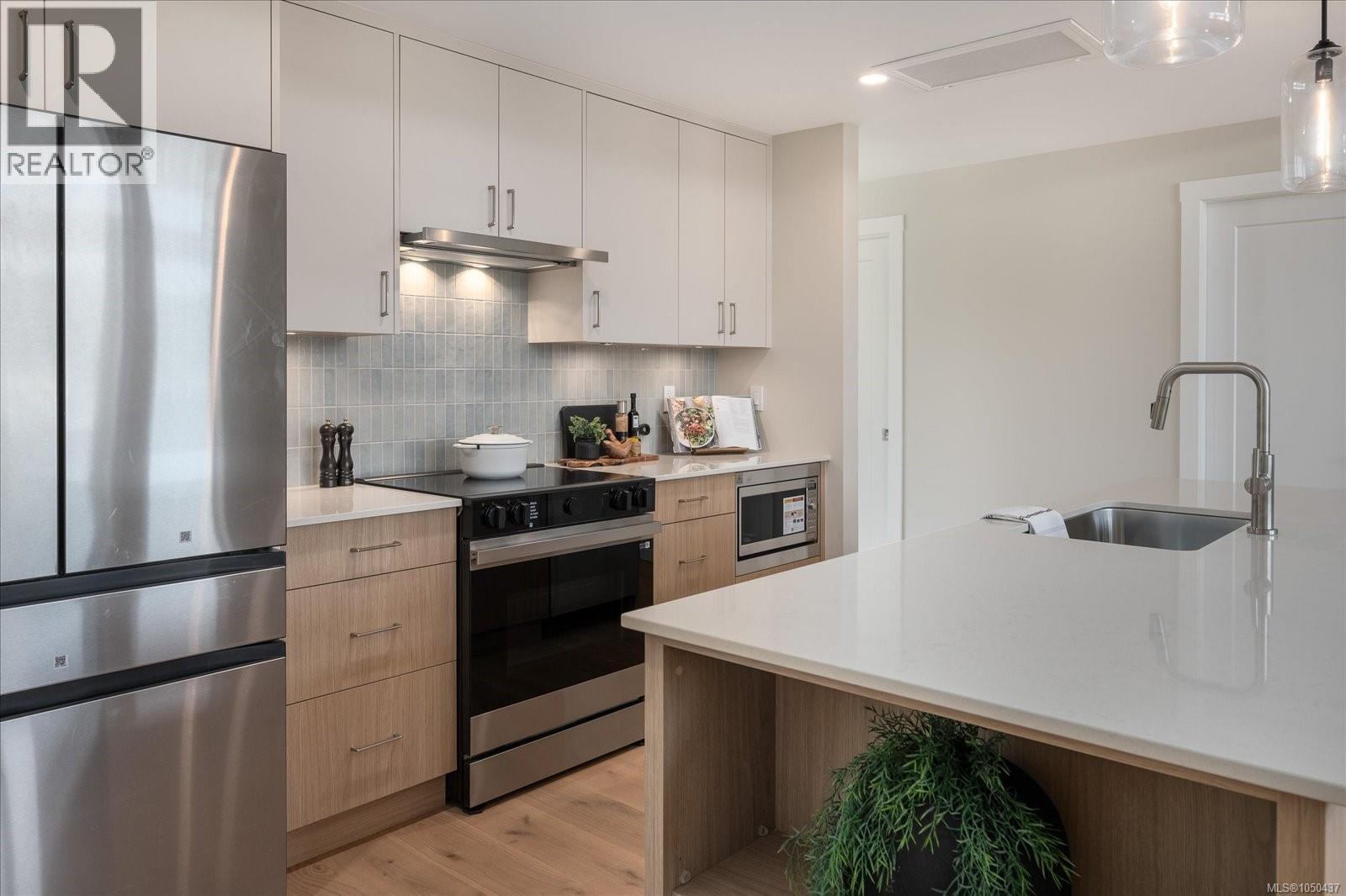 #8 152 Marina View Dr - Image 18