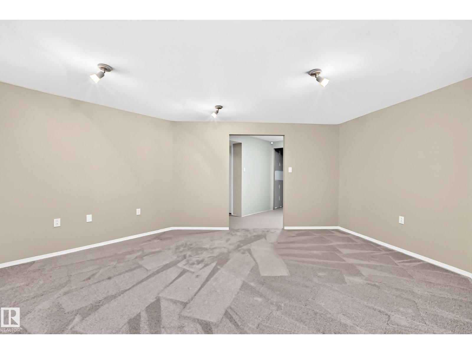 265 DUNVEGAN RD NW photo 33