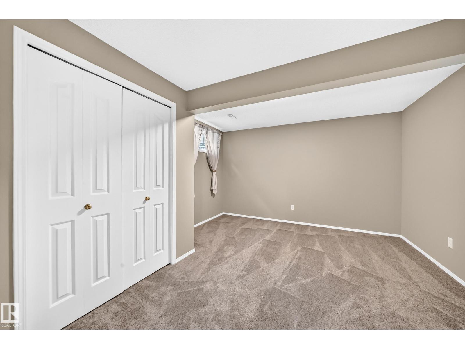 265 DUNVEGAN RD NW - 34