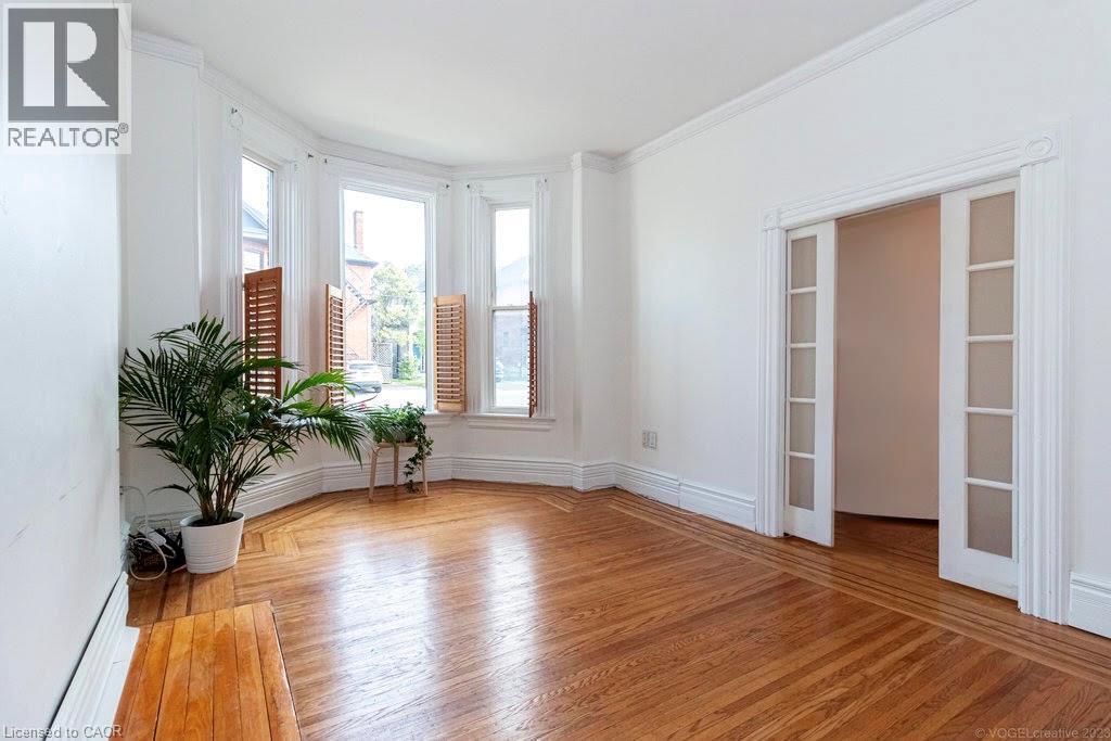 Photo of 270 QUEEN Street