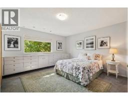 1423 75 Avenue SW - photo 14