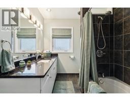 1423 75 Avenue SW - photo 16