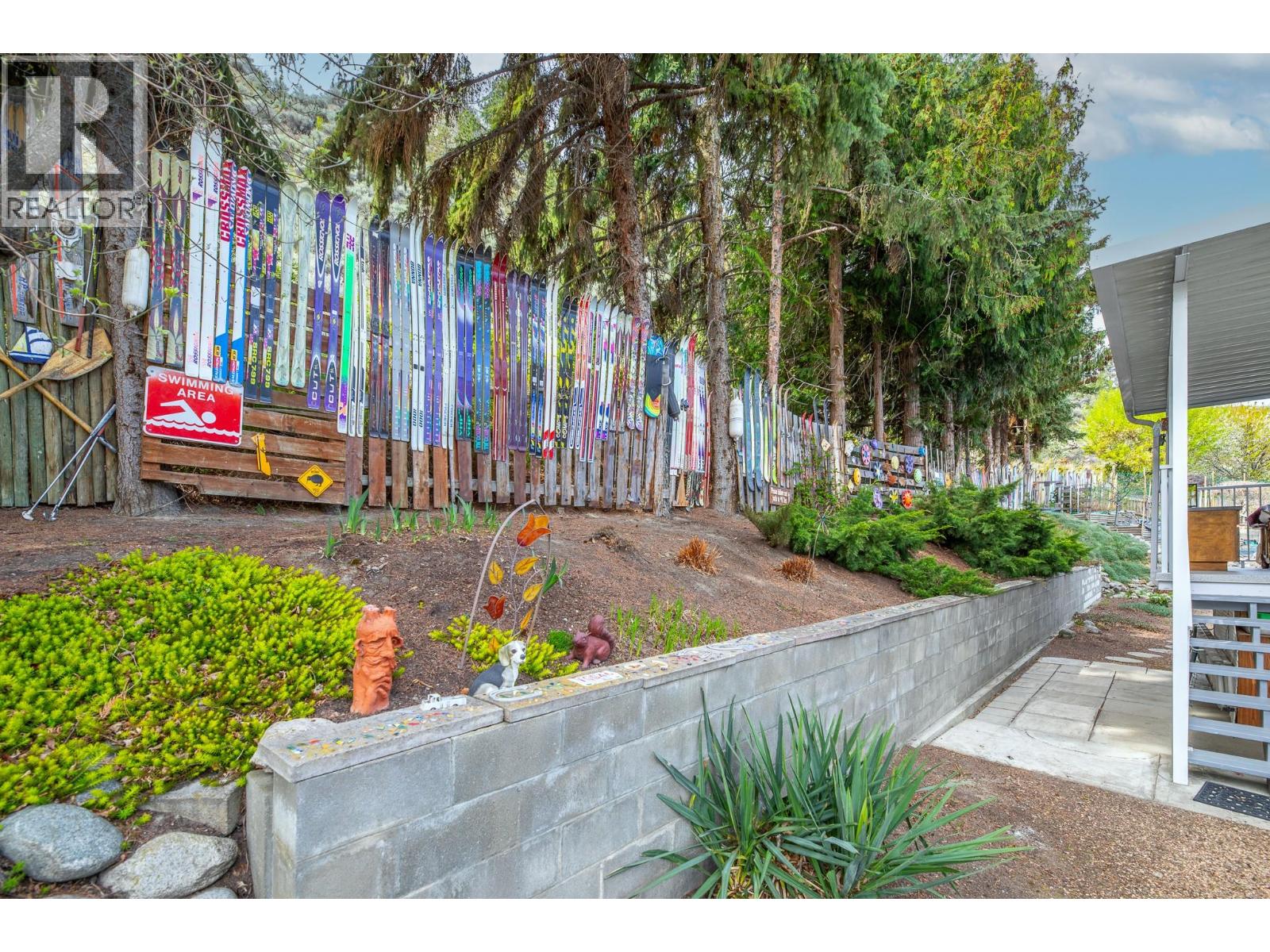7315 HIGGIN Avenue, Summerland
