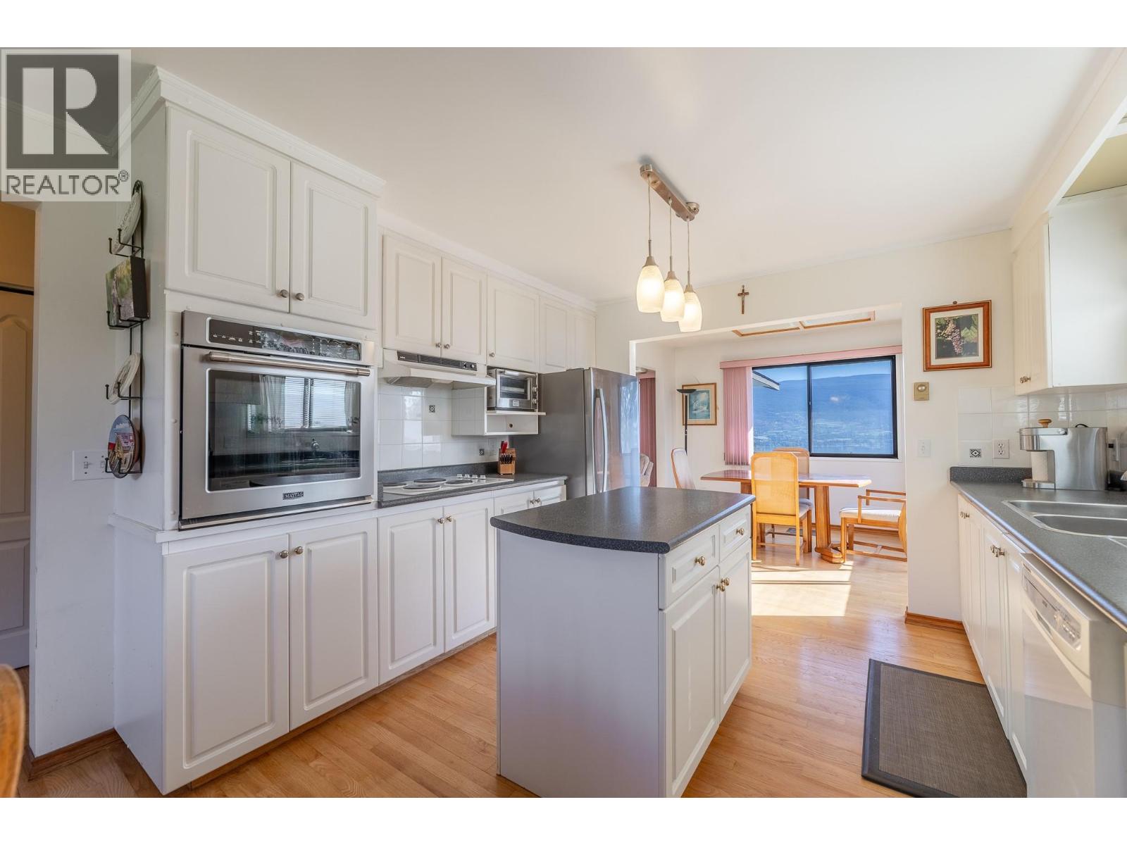  8820 Happy Valley Road, Summerland
