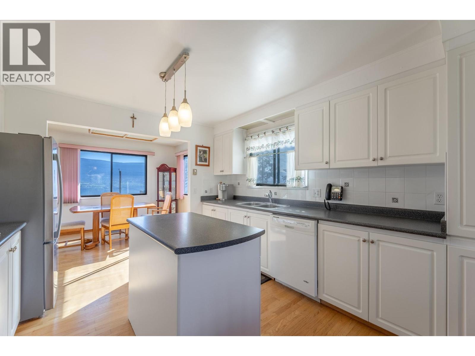  8820 Happy Valley Road, Summerland