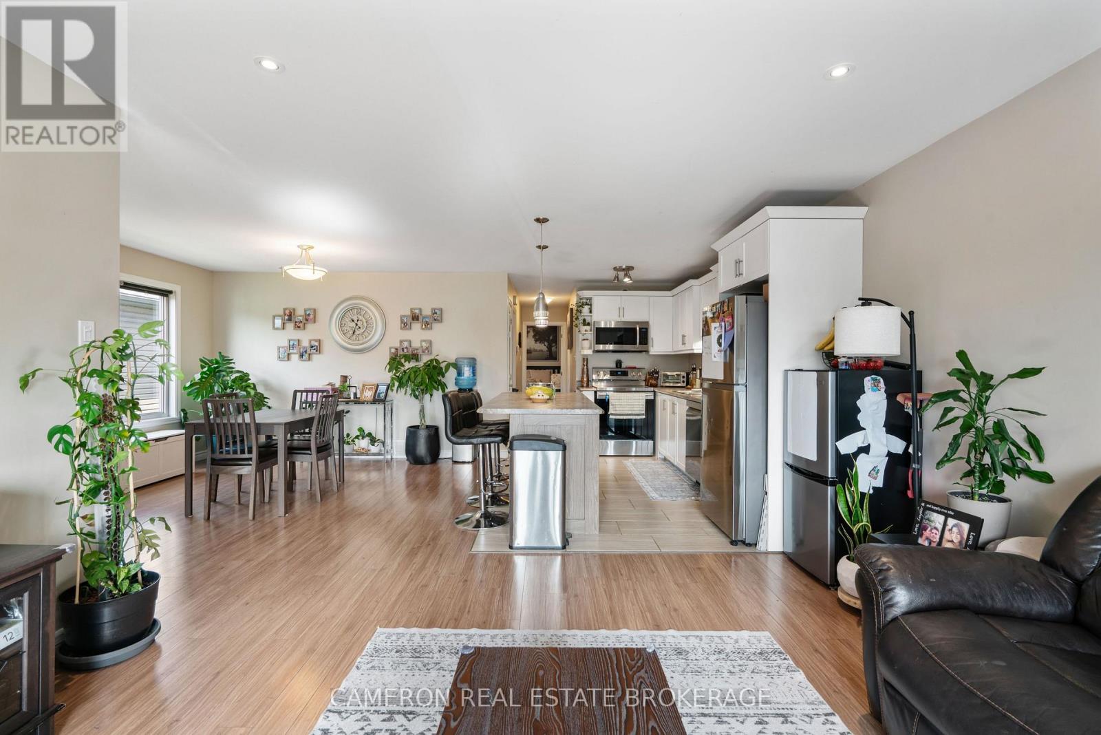 137 BELLWOOD DRIVE - 8