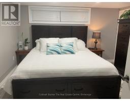 Bedroom - 105 Wellington Street, Gravenhurst), ON P1P1B2 Photo 11