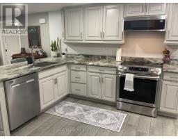 Kitchen - 105 Wellington Street, Gravenhurst), ON P1P1B2 Photo 16