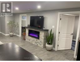 Living room - 105 Wellington Street, Gravenhurst), ON P1P1B2 Photo 17