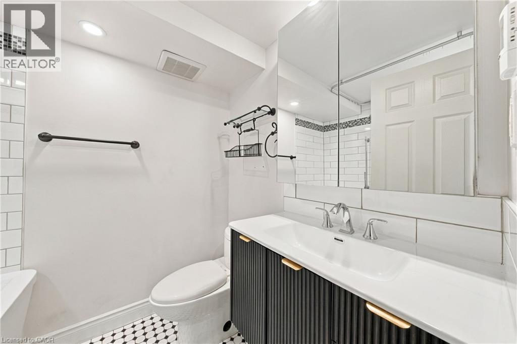 433 BELVENIA Road, Burlington — photo 11
