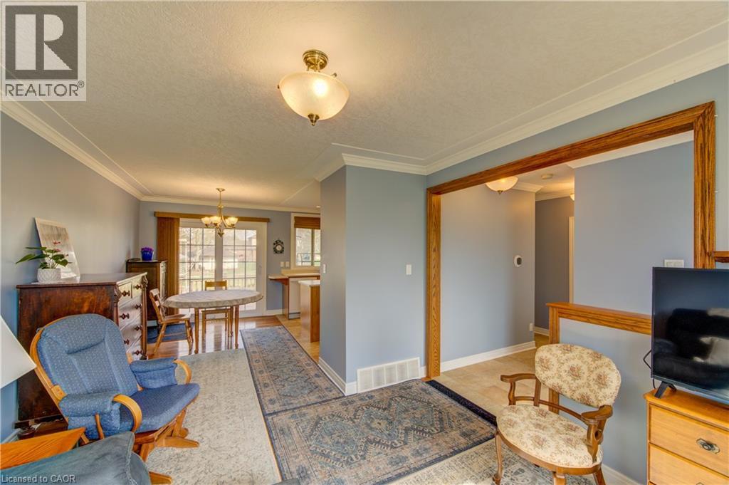 8 MARSHALL Avenue, Roseville — photo 12