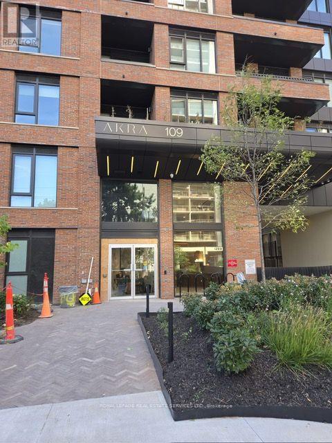 1009 - 109 ERSKINE AVENUE, Toronto (Mount Pleasant West)