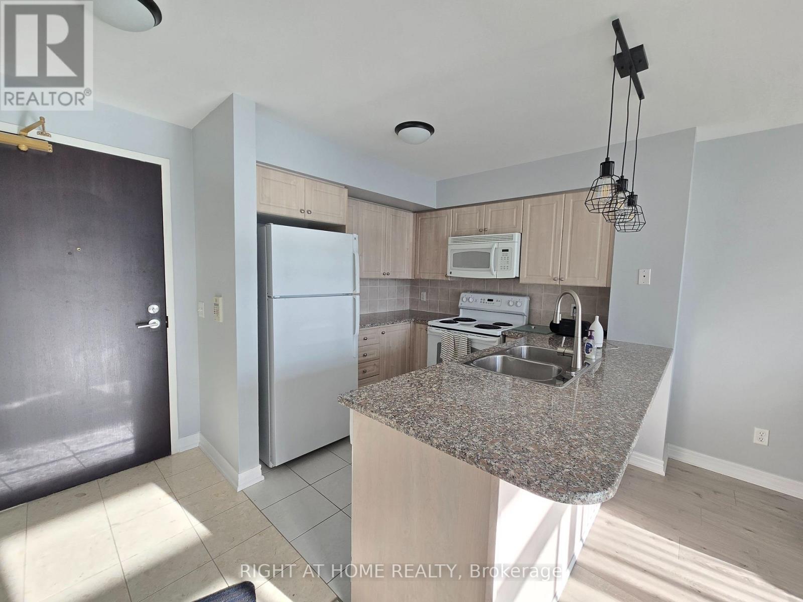 UNIT 1911 - 51 LOWER SIMCOE STREET, Toronto (Waterfront Communities) — photo 2