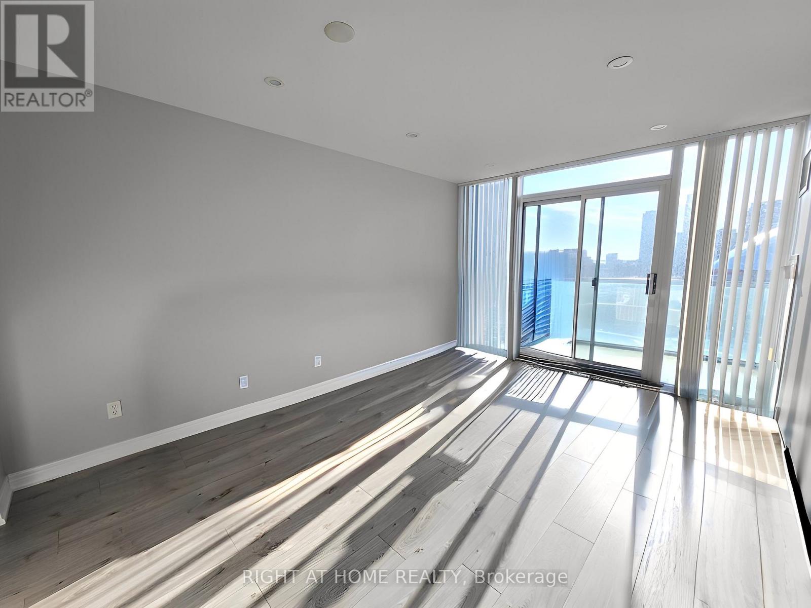 UNIT 1911 - 51 LOWER SIMCOE STREET, Toronto (Waterfront Communities) — photo 3