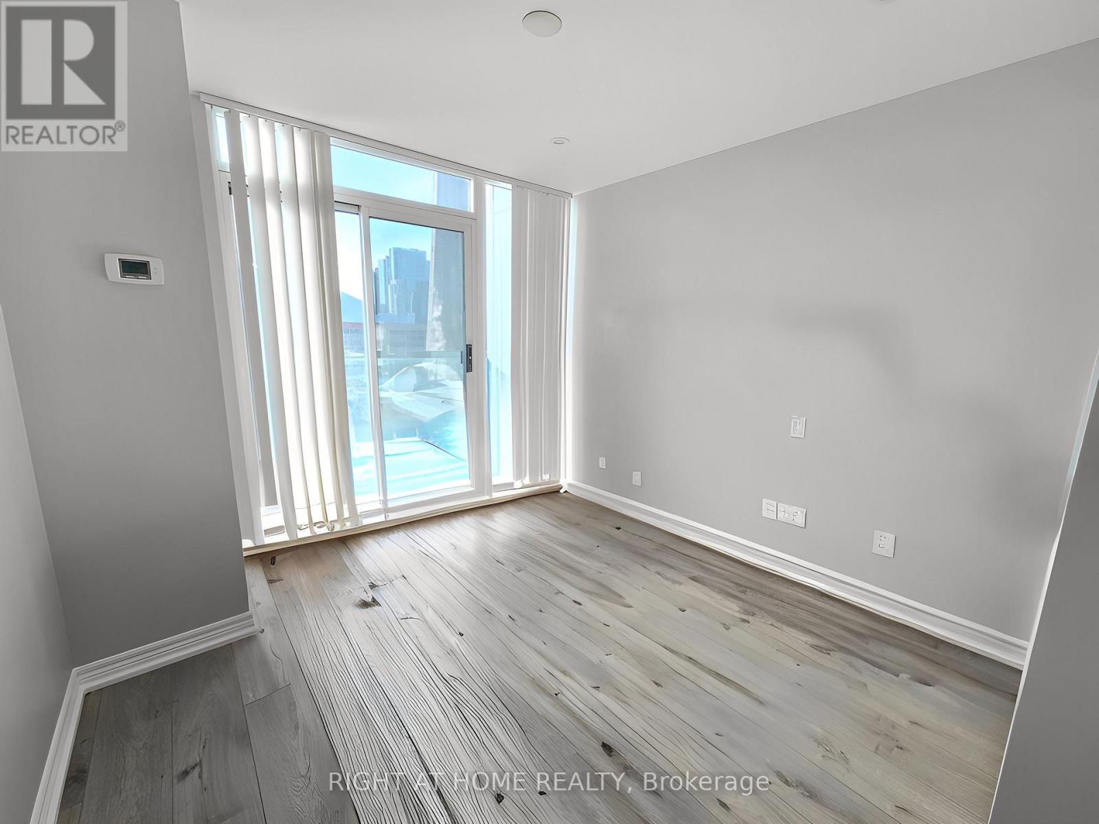 UNIT 1911 - 51 LOWER SIMCOE STREET, Toronto (Waterfront Communities) — photo 8
