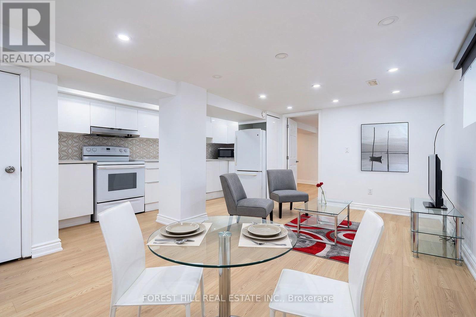 139 Craighurst Avenue — photo 35