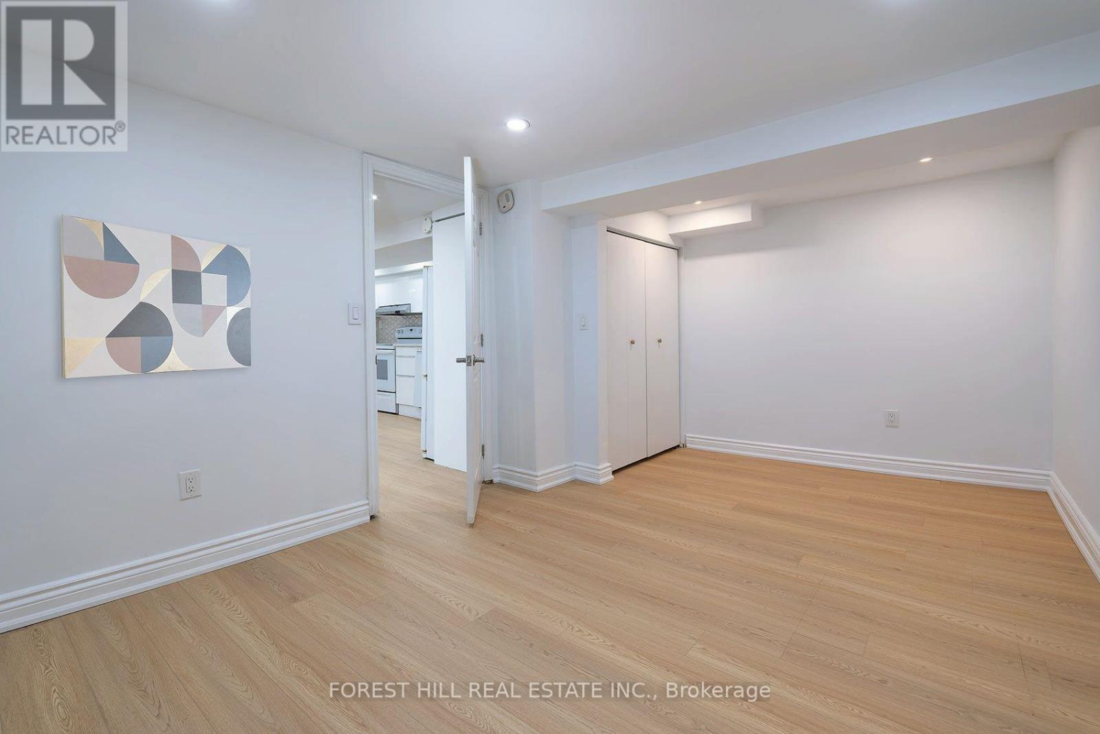 139 Craighurst Avenue — photo 43