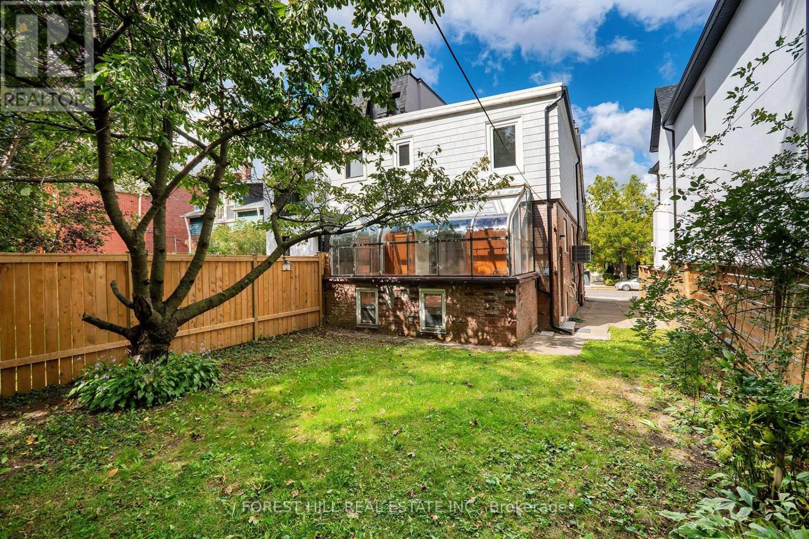 139 Craighurst Avenue — photo 47