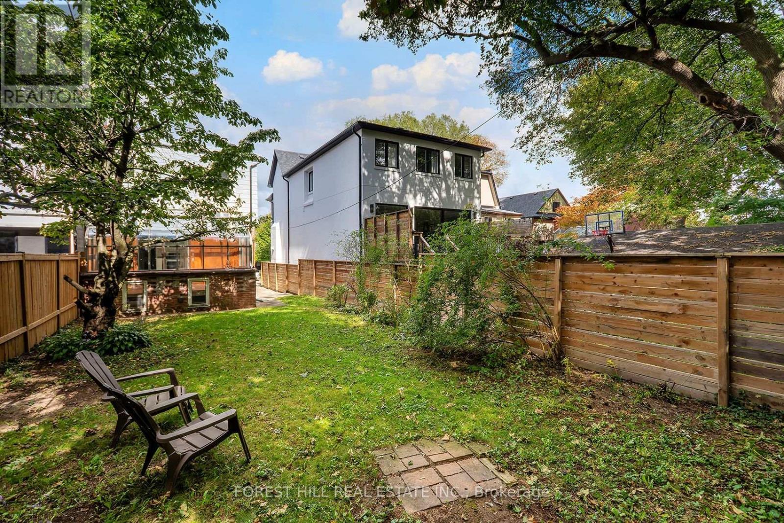 139 Craighurst Avenue — photo 50