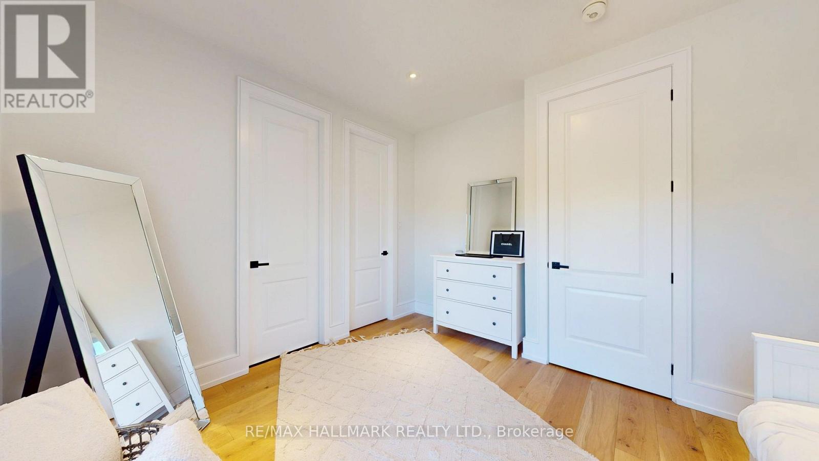 33 KIMBERLEY AVENUE - Image 25