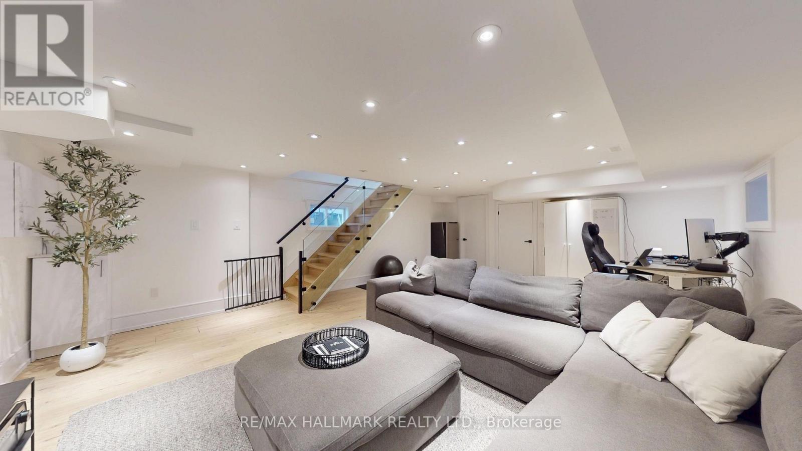 33 KIMBERLEY AVENUE - Image 35