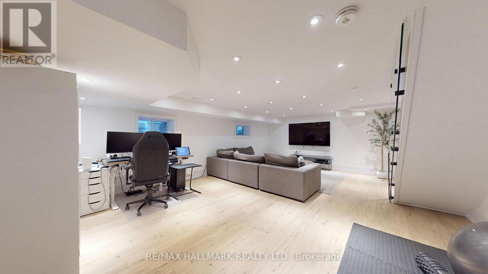 33 KIMBERLEY AVENUE - Image 37