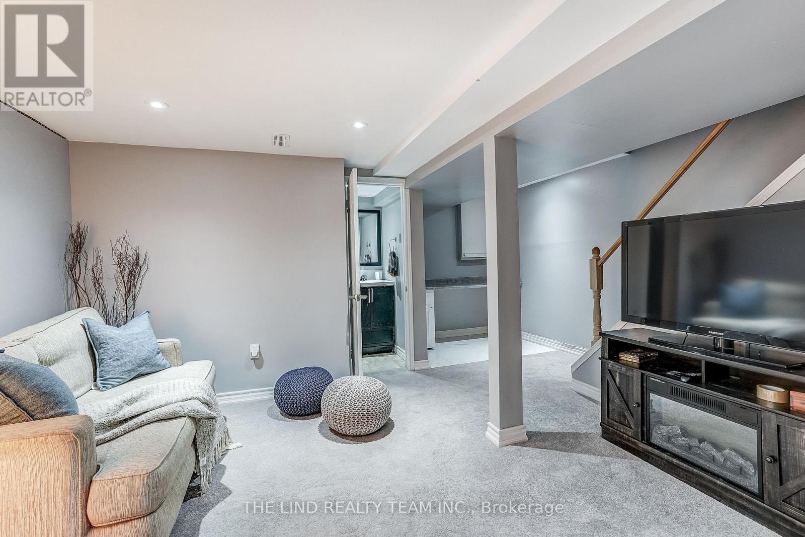 34 BANNER CRESCENT - 15