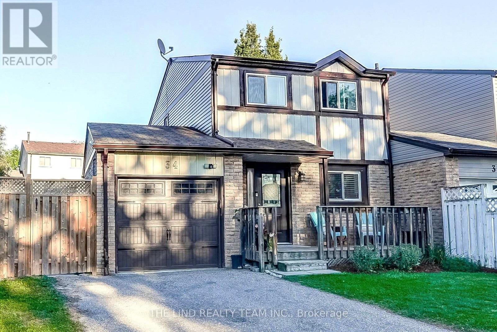 34 BANNER CRESCENT, Ajax (South West) — photo 2
