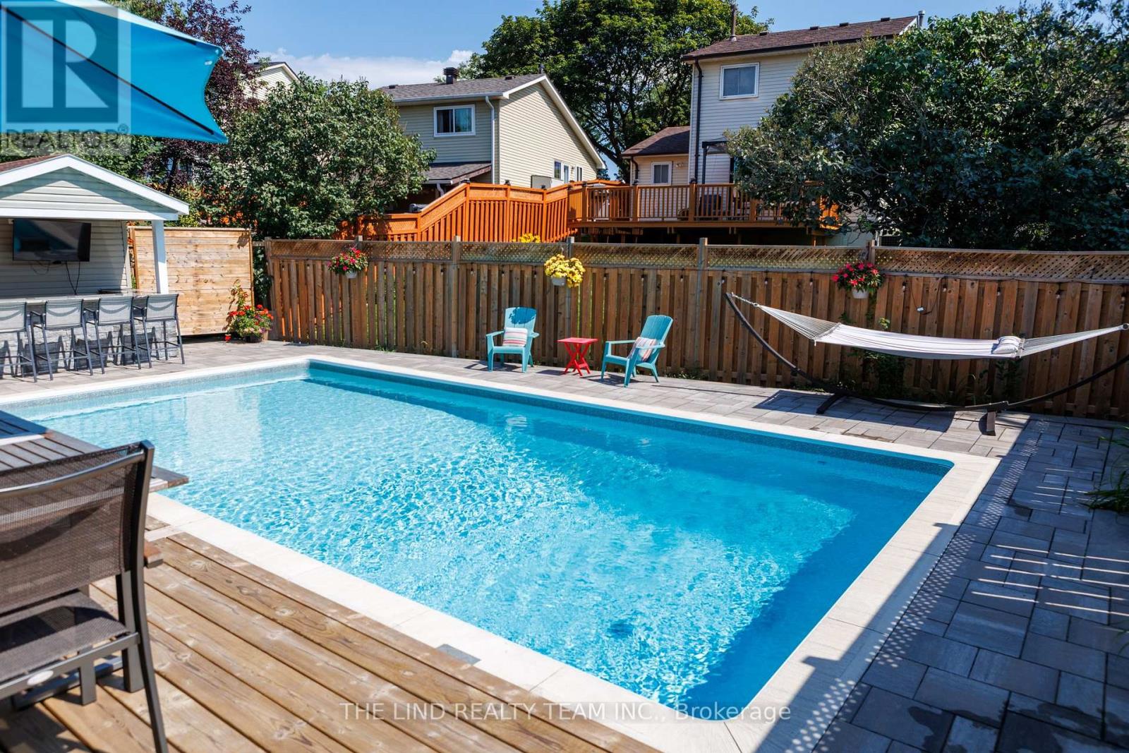34 BANNER CRESCENT - 22