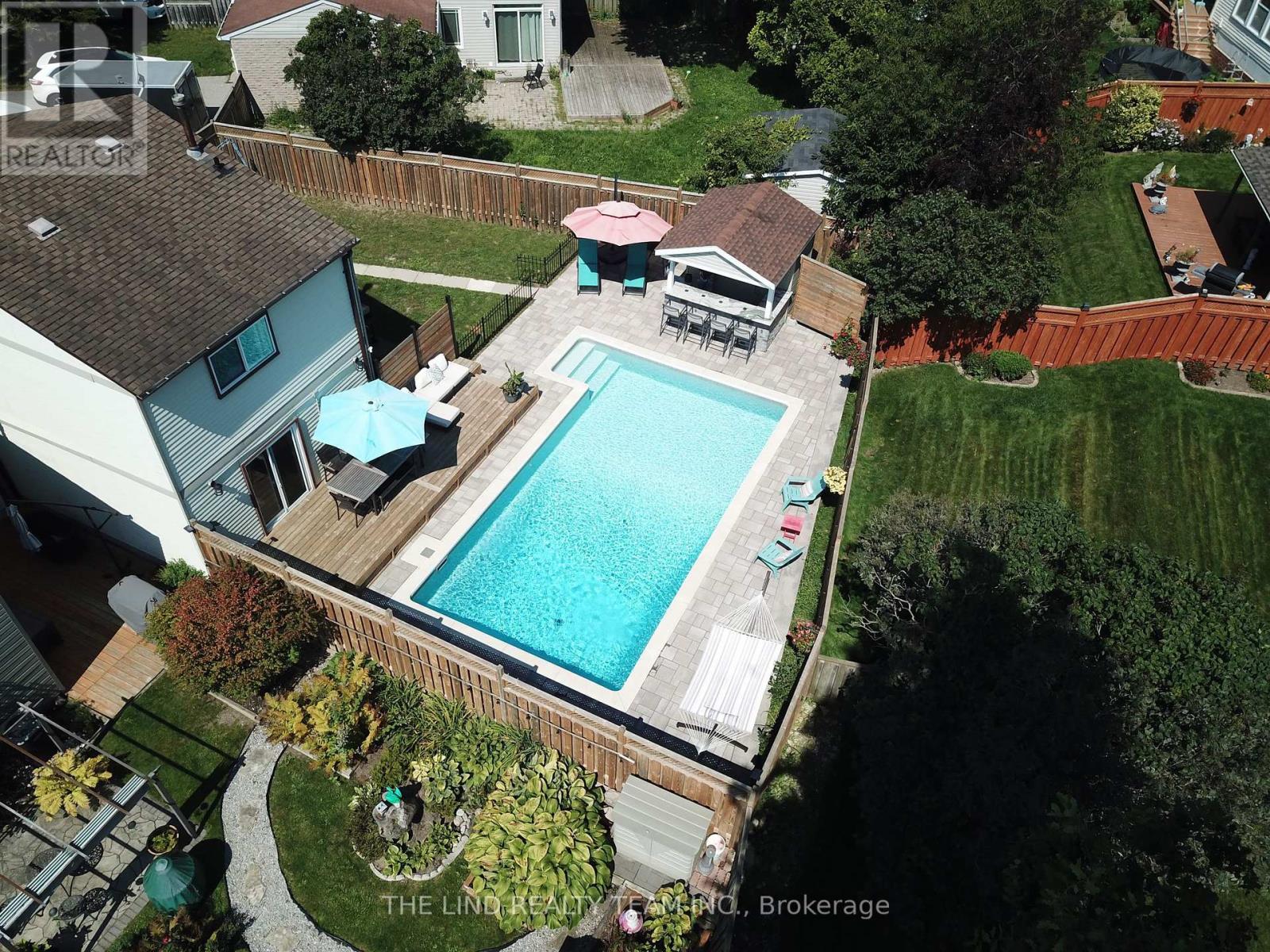 34 BANNER CRESCENT - 32