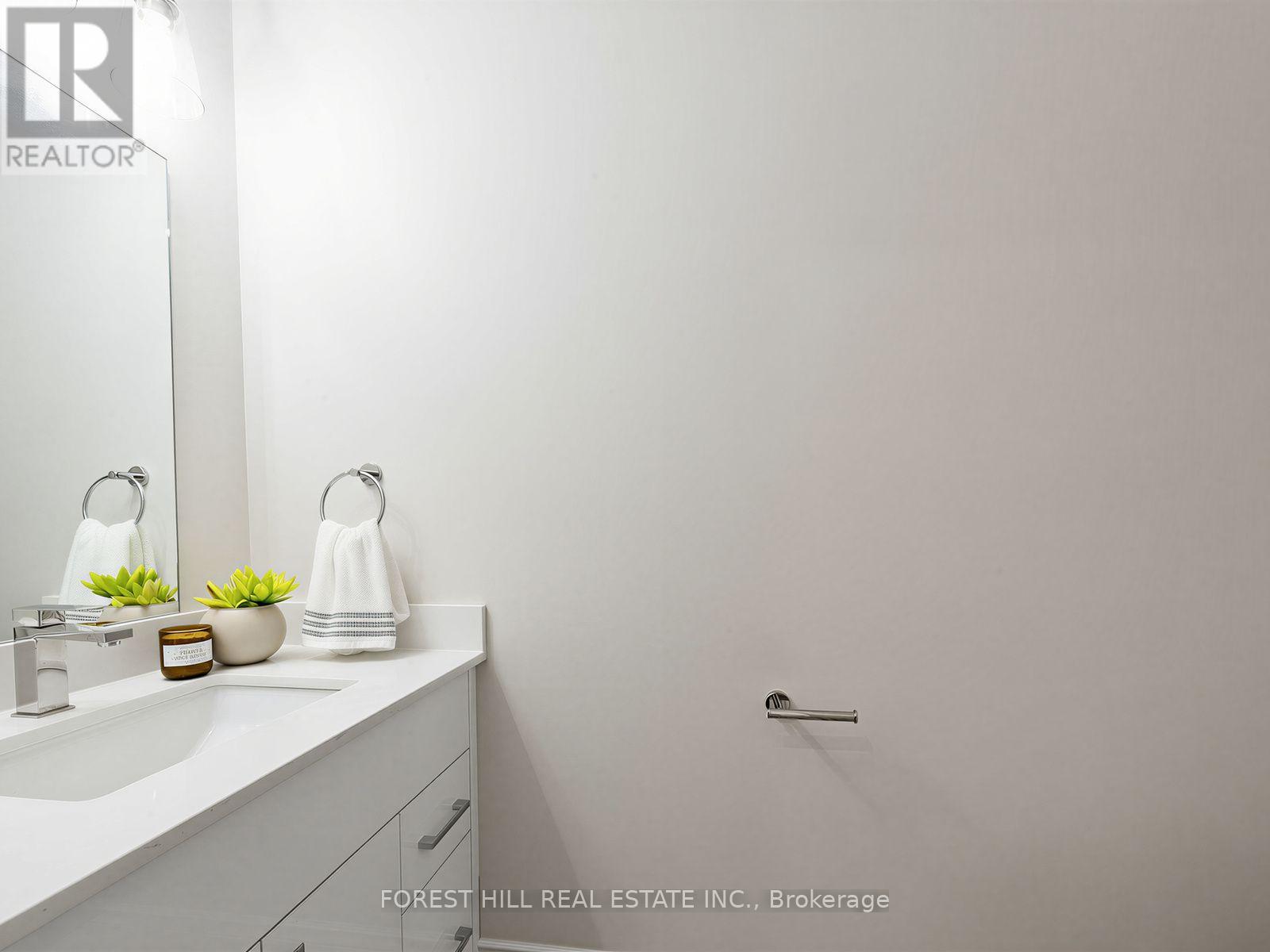 1 CRANSWICK LANE, Ajax (Central) — photo 8